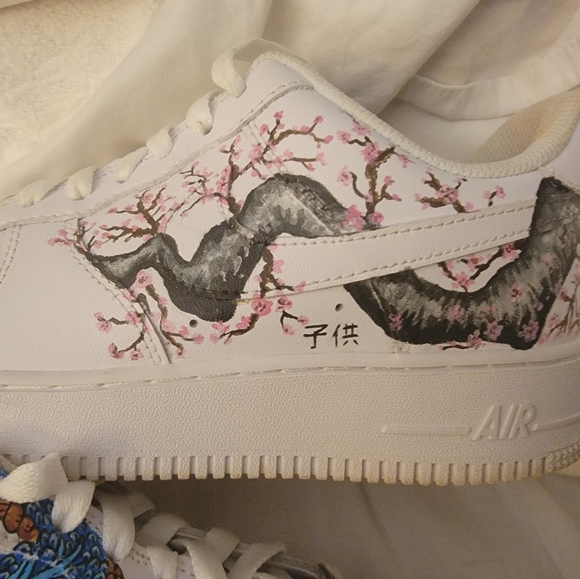 Nike AF1 with custom design - Picture 6 of 11